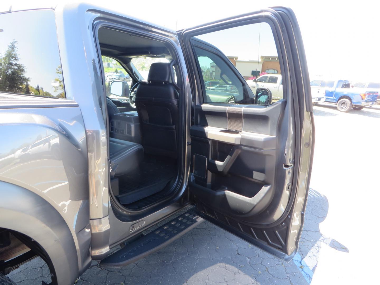 2019 CHARCOAL /BLACK Ford F-150 F-150 Raptor (1FTFW1RG6KF) with an 3.5L V6 ECOBOOST engine, automatic transmission, located at 2630 Grass Valley Highway, Auburn, CA, 95603, (530) 508-5100, 38.937893, -121.095482 - Photo#48